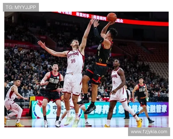 CBA辽宁队对阵深圳队精彩比赛视频回顾与分析，尽享篮球盛宴